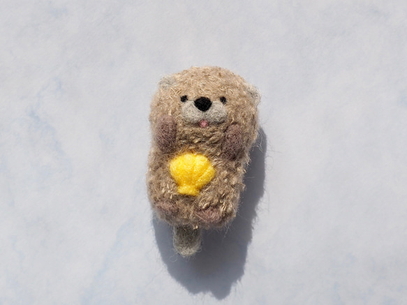 照れ屋のラッコ 羊毛フェルト AM woods 通販 17008837｜Creema(クリーマ)