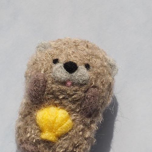 照れ屋のラッコ 羊毛フェルト AM woods 通販 17008837｜Creema(クリーマ)