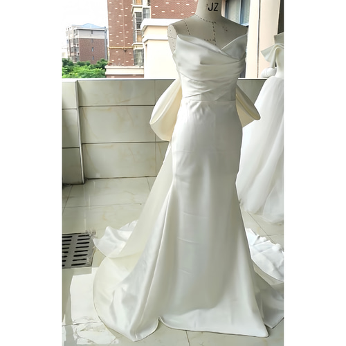 バックリボン チューブトップ ウエディングドレス