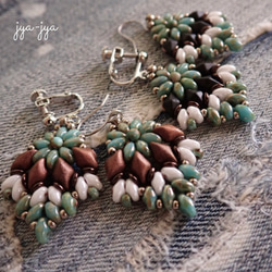 beads earrings ＊ JEMDUO / Brown / Black 1枚目の画像