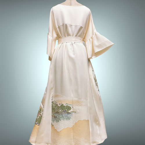 彩　着物リメイク♪ 袋帯と刺繍入り着物からロングワンピース❣️春らしいクリーム色 彩 着物リメイク♪ 袋帯と刺繍入り着物からロングワンピース❣️春