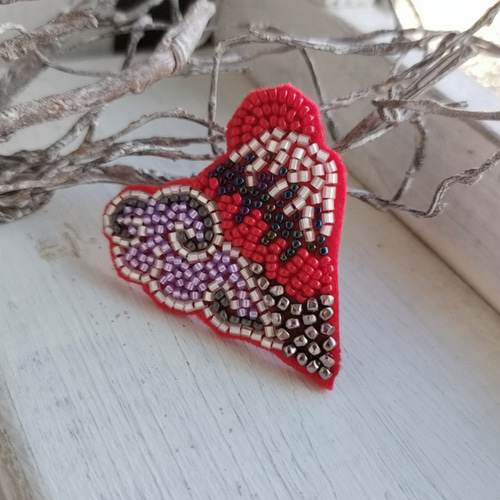 富士山赤P*ビーズ刺繍ブローチ ブローチ pinco 通販 17009217｜Creema