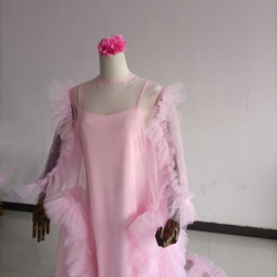 送料無料！ ピンク インナーのキャミソールドレス+ケープ風フリルドレス 妊婦 抜群のおしゃれ見え 前撮り結婚式 3枚目の画像