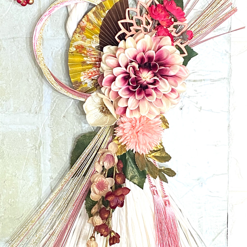 しめ縄リースピンクダリア椿水引