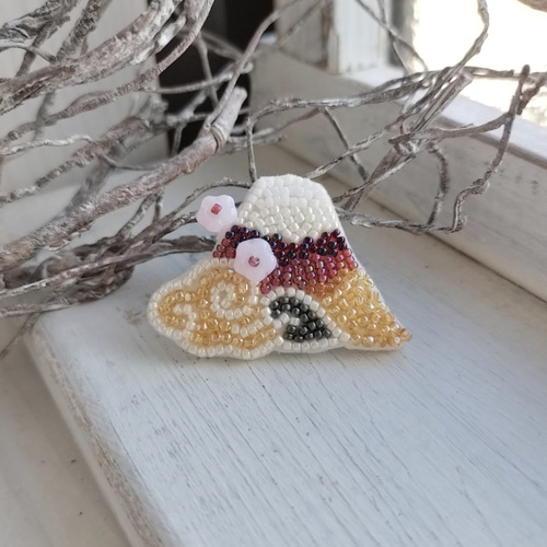 赤富士M*ビーズ刺繍ブローチ ブローチ pinco 通販 17009514