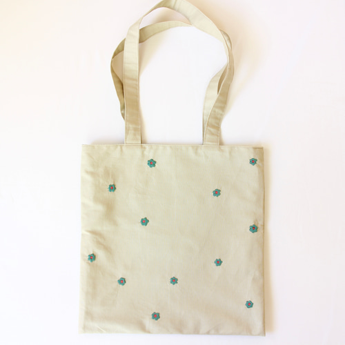 お花の刺繍トートバッグ トートバッグ 手刺繍小物moistures 通販