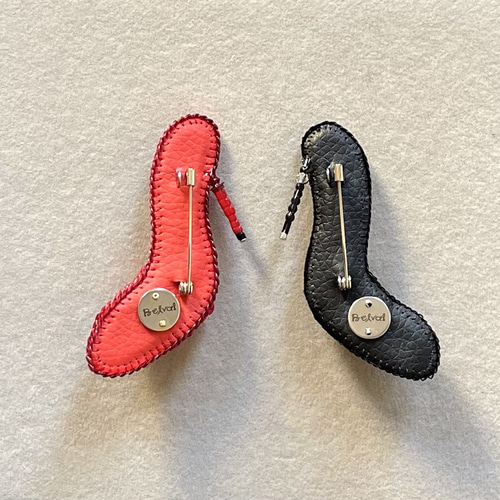 ビーズ刺繍のブローチ -3Dハイヒール- pumps ブローチ Belva