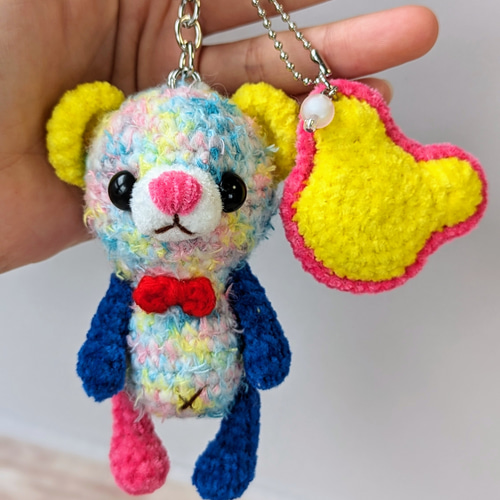 カラフルクマたんのキーホルダー☆あみぐるみ☆クマ☆モール糸