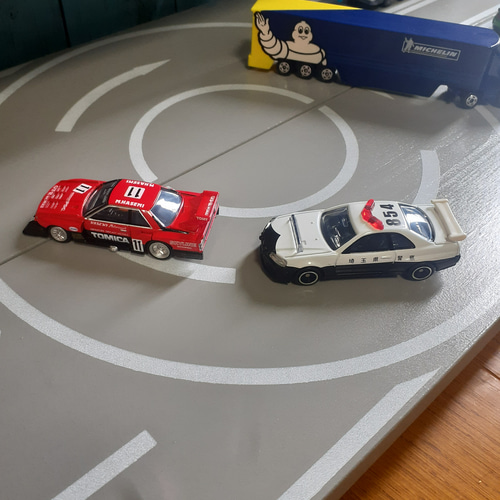 お客様組み立て品6段100台ロングトミカ仕様自作ロータリー交差点 お客様組み立て品6段100台ロングトミカ仕様自作ロータリー交差点
