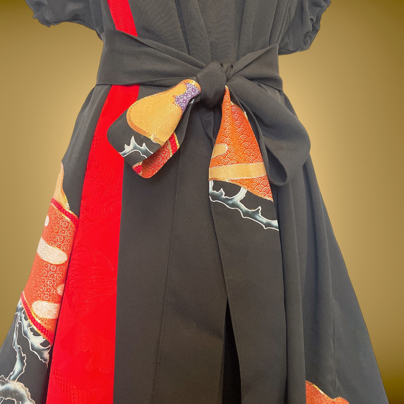 黒留袖 際立つ品格ワンピ 差し色ギャザーワンピース フォーマル 着物リメイク 結婚式 演奏会 和柄 黒 Ｎ51205 6枚目の画像