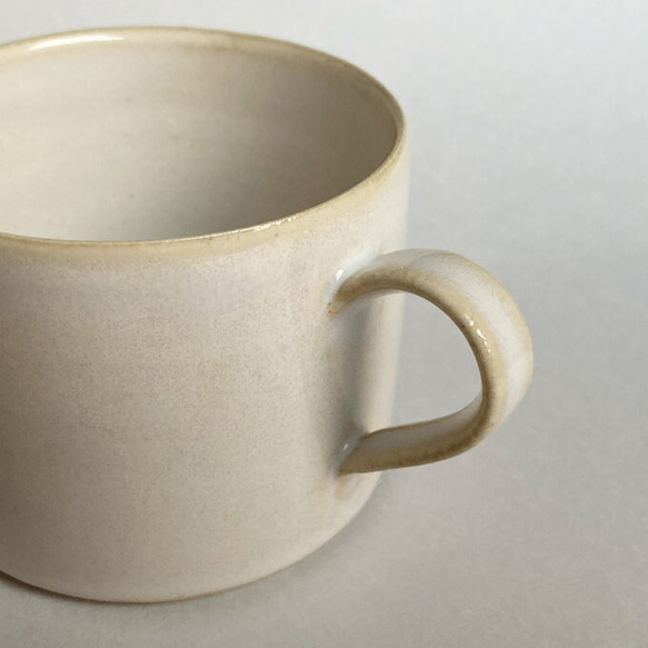 【再販予定】シンプルなマグカップ(ホワイト・横長)　コーヒーカップ / ティーカップ / 陶器 5枚目の画像