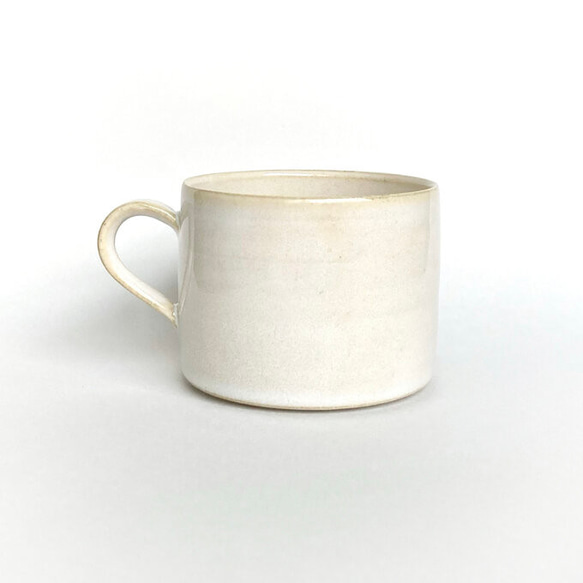 【再販予定】シンプルなマグカップ(ホワイト・横長)　コーヒーカップ / ティーカップ / 陶器 1枚目の画像