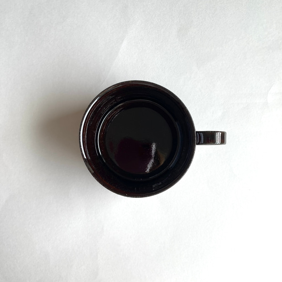 シンプルなマグカップ(ダークブラウン・横長) コーヒーカップ / 陶器 9枚目の画像