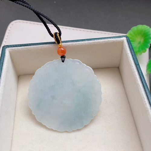 A貨 天然 翡翠 ヒスイ ドラゴン彫り ペンダント ネックレス