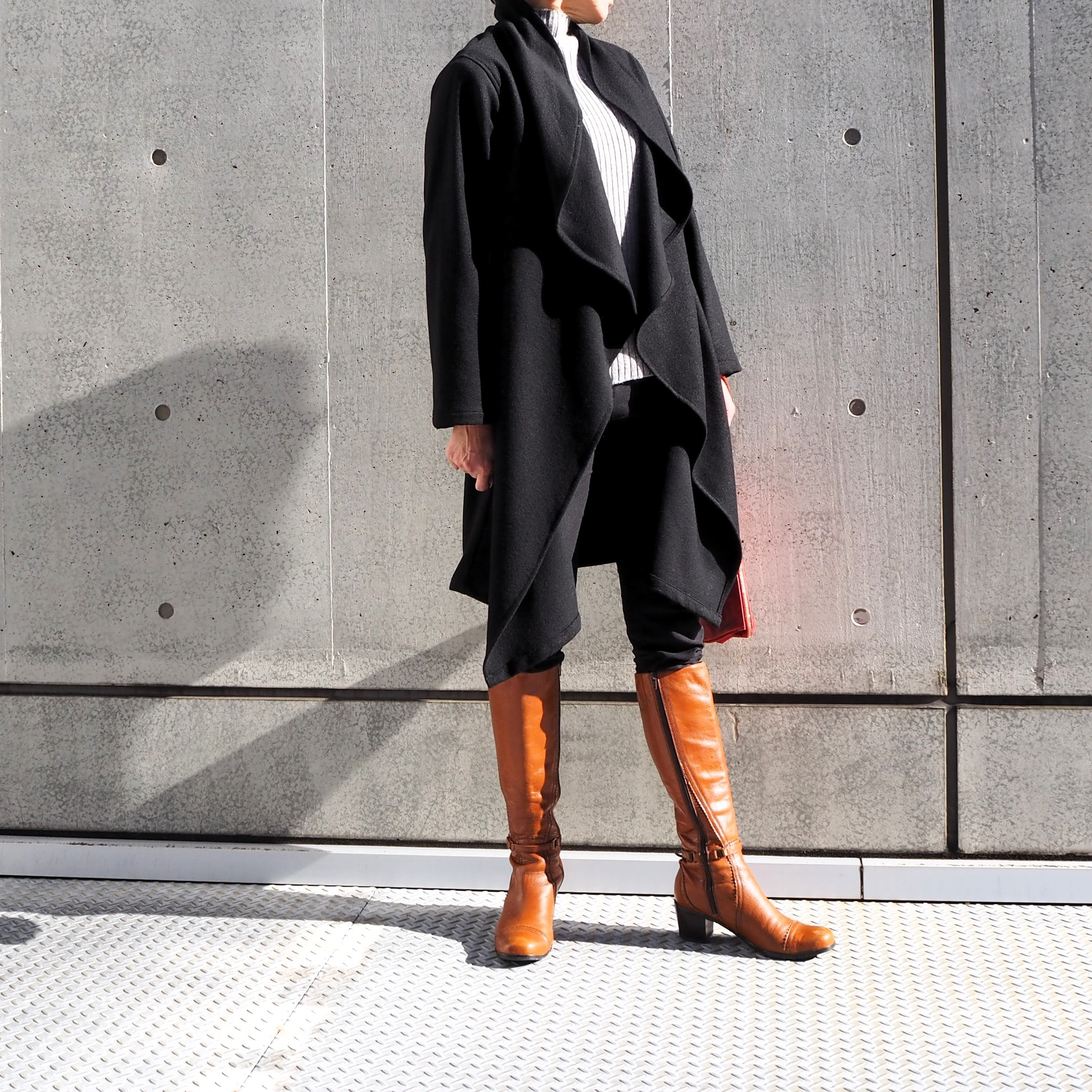 中肉ウールブラック　　　前ドレープコーディガン