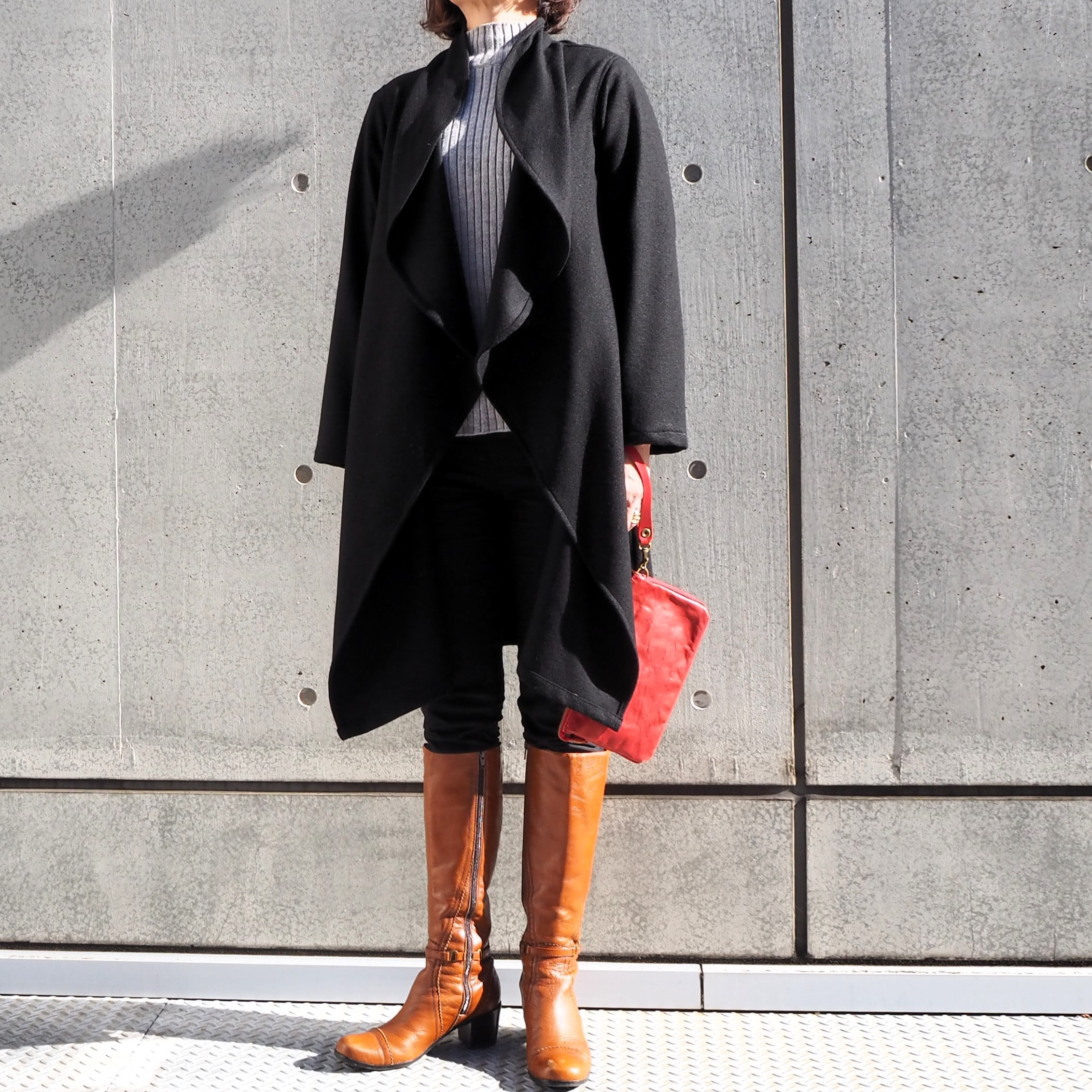 中肉ウールブラック　　　前ドレープコーディガン