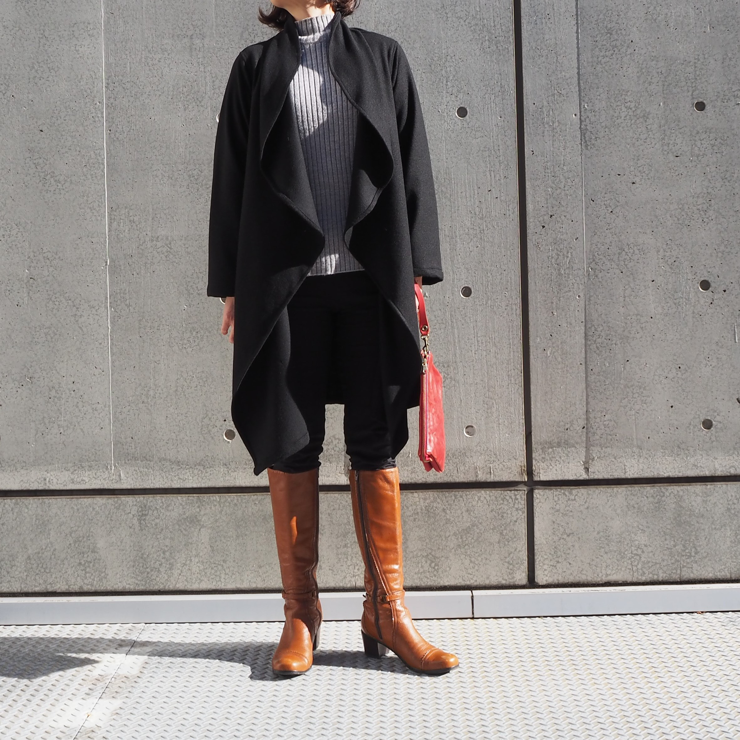 中肉ウールブラック　　　前ドレープコーディガン