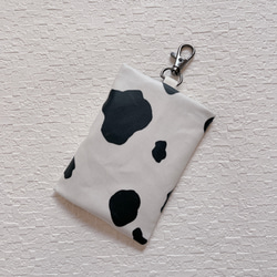 ランドセルキーケース リールキー 男の子 女の子 モノトーン 牛柄 白 2枚目の画像