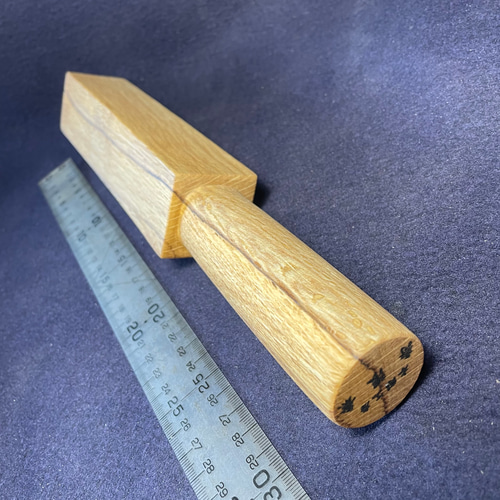 木彫バトニング棒 (樫•Q376) 376g 乾燥材 無垢 叩き棒 木槌 ウッド