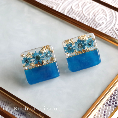 レジンアート バイカラーのお花のピアス/イヤリングとペンダント