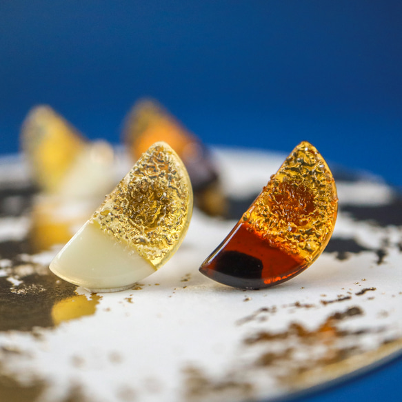 ガラス》moon オランジェット ピアス イヤリング チョコレート