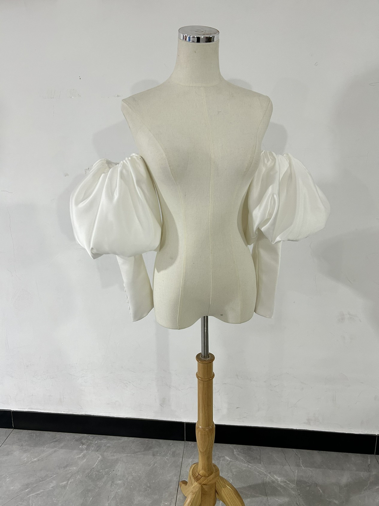 送料無料！取り外し袖 ホワイト 長袖 ショルダーの付け袖 パフスリーブ オーダー可能