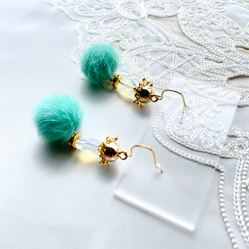 シンセティックオパールドロップピアス