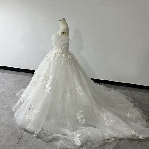 送料無料！美品！ 上品花レース キラキラチュール ウエディングドレス  