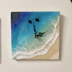 現品　送料無料　海アートましかく壁掛け時計　ブルー  ディスプレイ　フィジー　タヒチ　マンタ　ウミガメ　波アート　レジン 3枚目の画像