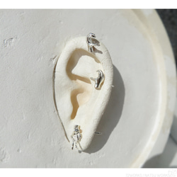 手のピアス WALK / HAND ear piercings 6枚目の画像