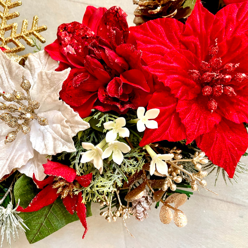 クリスマスリース 赤 造花 サンタ付き❣️かず専用❣️2点セット❣️ クリスマスリース 赤 造花 サンタ付き❣️かず専用❣️2点セット