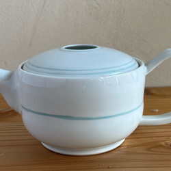 シンプルなこだわりデザインの白磁青線ドーナツポット 日本茶 紅茶にどうぞ 5枚目の画像
