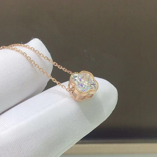 ～【newデザイン】モアサナイト ネックレス K18PG newデザイン】モアサナイト ネックレス K18PG