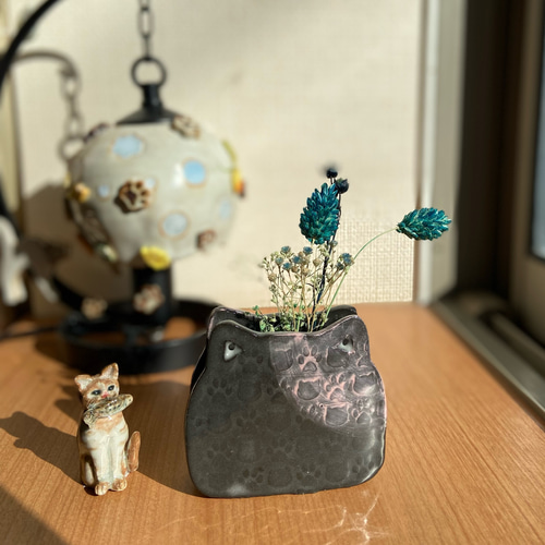 一輪挿し・陶芸猫Face形 黒陶土 ♪*ﾟ#猫の日2025 一輪挿し