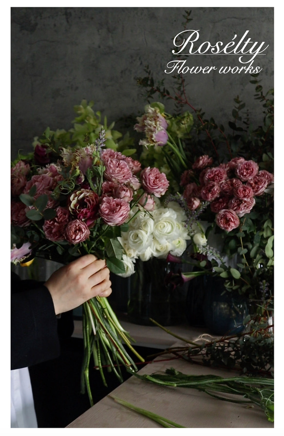 【生花ギフト　ダリアのブーケ 赤・ピンク系M】東京でしか入手困難なお花や珍しいお花などを使用 5枚目の画像