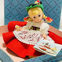 【Madame Alexander】マダムアレクサンダードール SWITZERLAND｜プラスチックドール・着せかえ人形 2枚目の画像