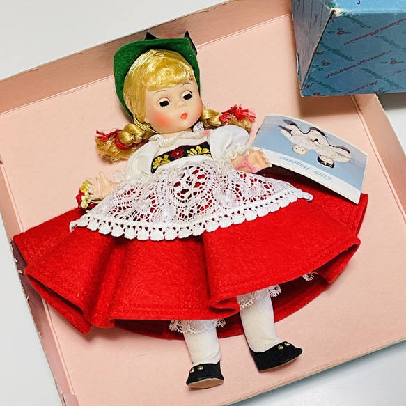 【Madame Alexander】マダムアレクサンダードール SWITZERLAND｜プラスチックドール・着せかえ人形 3枚目の画像