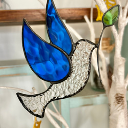 【ステンドグラス】青い小鳥のサンキャッチャー 3枚目の画像