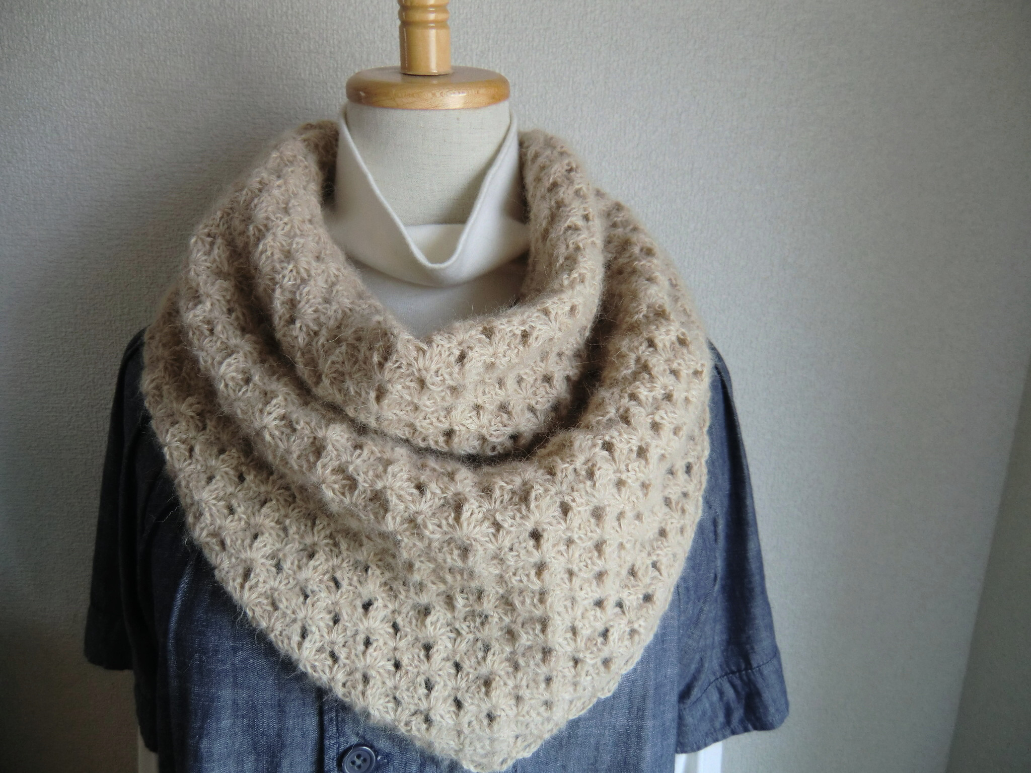 ベビーアルパカウール　三角ストール（メランジベージュ）