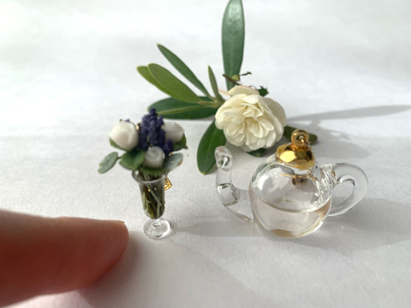 Tea for …小さなお茶会  白薔薇とラベンダー小さな花束 7枚目の画像