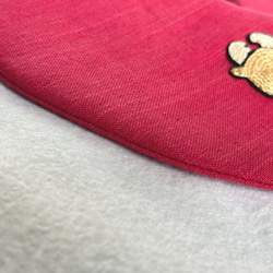 【ハンドメイド刺繍スタイ】クリスマストリオのふっくら刺繍スタイ(レッド) 4枚目の画像