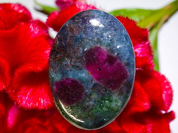 ☆ルビーインカイヤナイト混合石☆31.7ct/28.0mm☆天然石裸石ルース