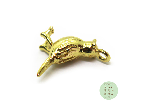 真鍮製の小鳥（雀/スズメ）の立体チャーム（ゴールド）2個セット #C-0225 6枚目の画像