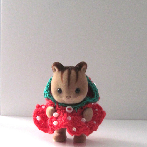 ハンドメイド＊シルバニア＊赤ちゃん＊着ぐるみ＊いちごちゃん＊手編み