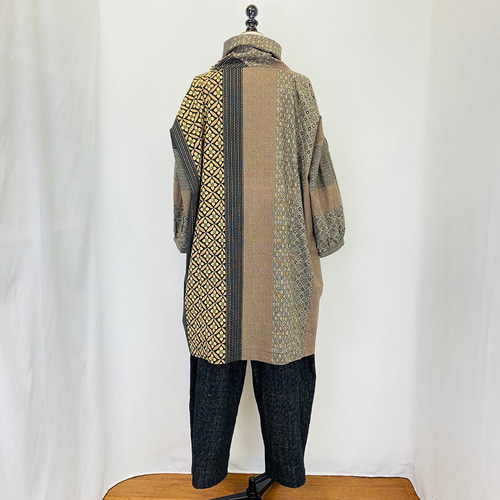 大島紬　タートル襟のチュニック 安曇野染絣】ロールネック 着物柄 ワイドチュニック 大島紬風