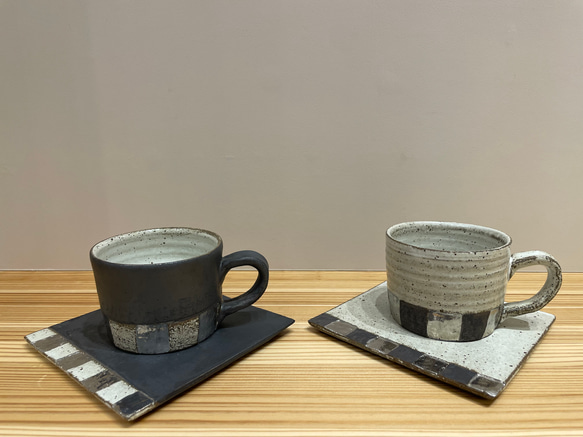 プラチナ彩　格子文　コーヒーカップ&ソーサー<黒マットとチタンマット> cafecup&souser 1枚目の画像