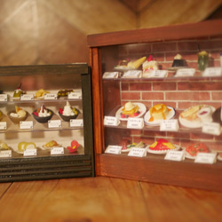 微型日式甜點展示櫃 第7張的照片