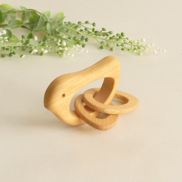 ひよこのガラガラ  贈り物に◎  wooden rattle 6枚目の画像