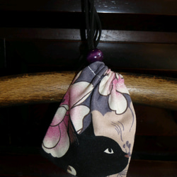 和風猫柄のミニ巾着袋 1枚目の画像