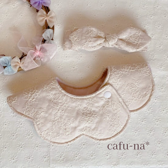 [再販]★花びらスタイ&ヘアバンドのセット　バラの刺繍　スモークピンク 3枚目の画像